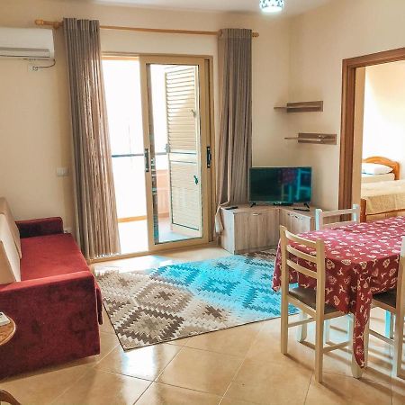 Mimi'S Beach Apartment فلورا المظهر الخارجي الصورة