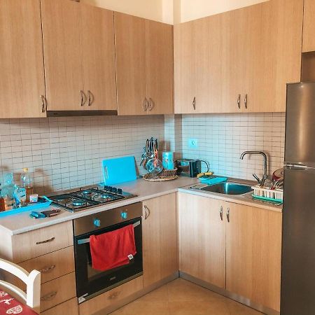 Mimi'S Beach Apartment فلورا المظهر الخارجي الصورة