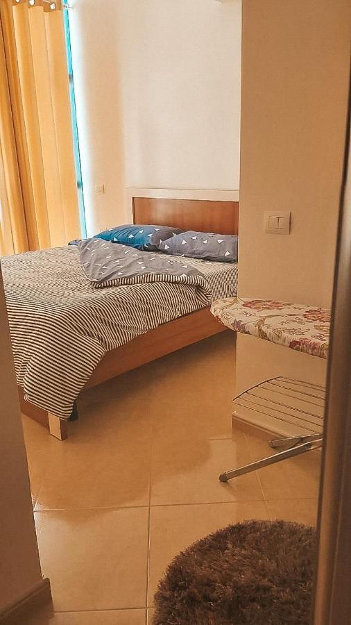 Mimi'S Beach Apartment فلورا المظهر الخارجي الصورة