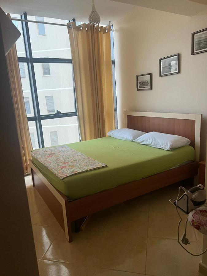 Mimi'S Beach Apartment فلورا المظهر الخارجي الصورة