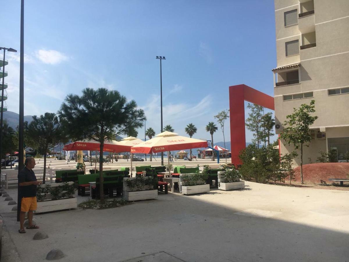 Mimi'S Beach Apartment فلورا المظهر الخارجي الصورة
