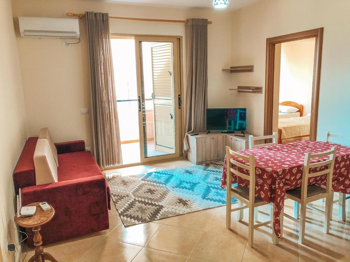 Mimi'S Beach Apartment فلورا المظهر الخارجي الصورة