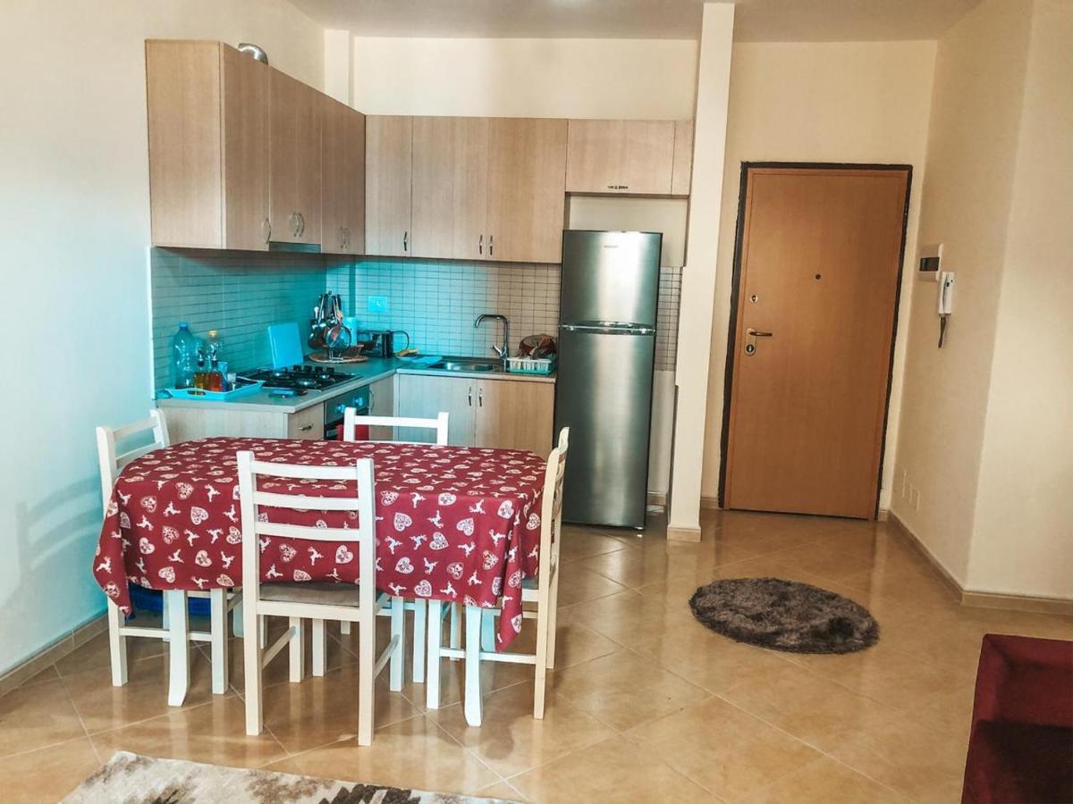 Mimi'S Beach Apartment فلورا المظهر الخارجي الصورة